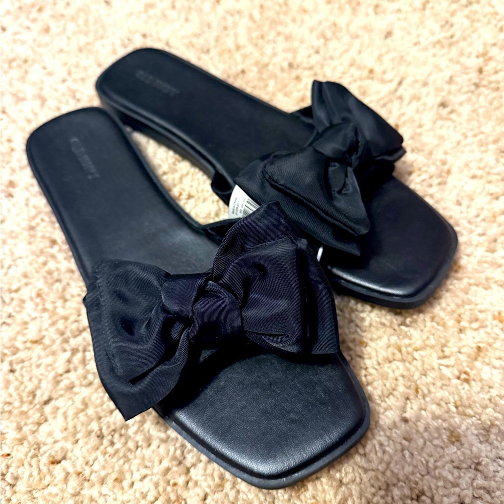 Bow slide flats. Size 10